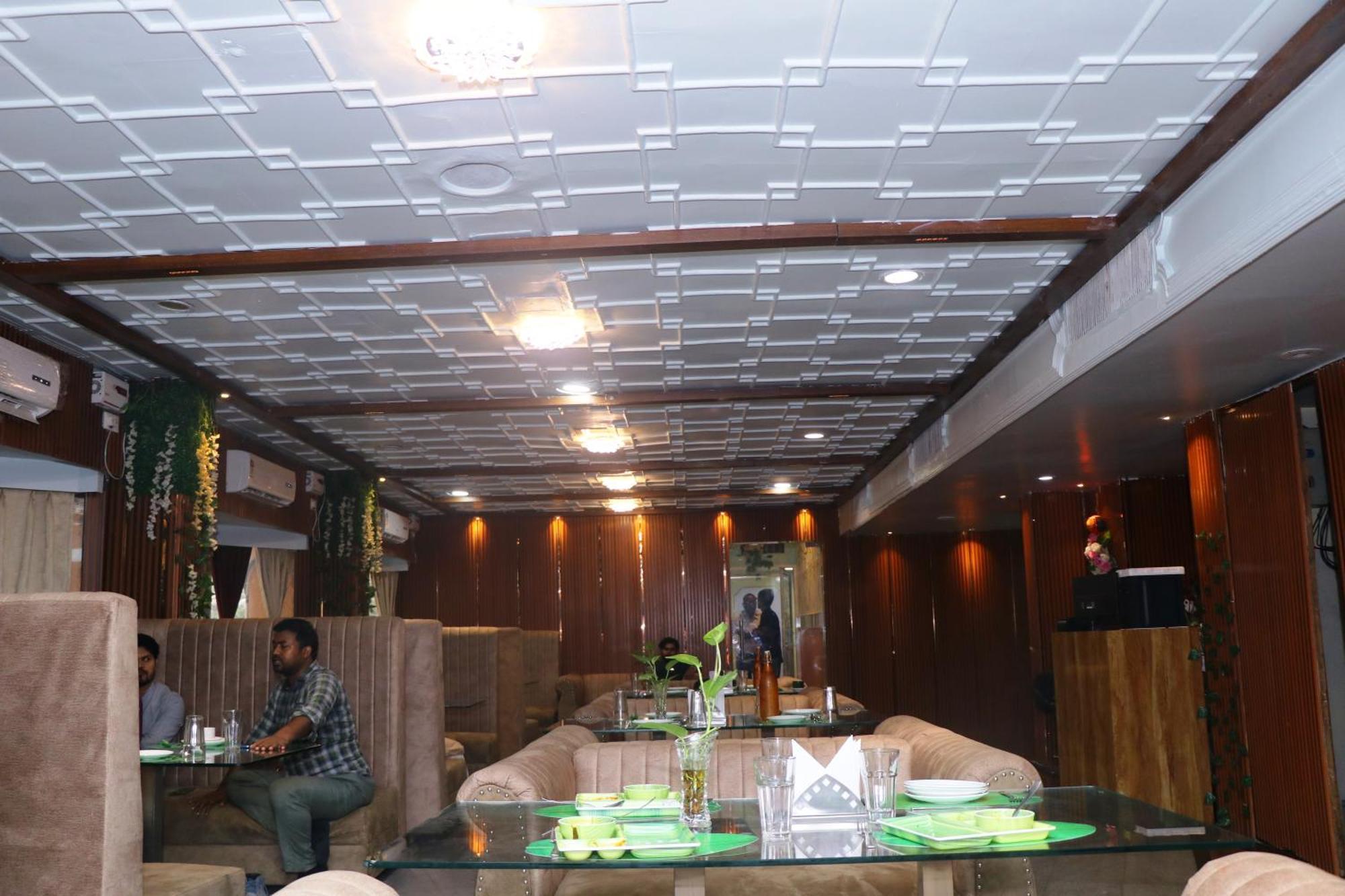 Hotel Samrat International Патна Экстерьер фото