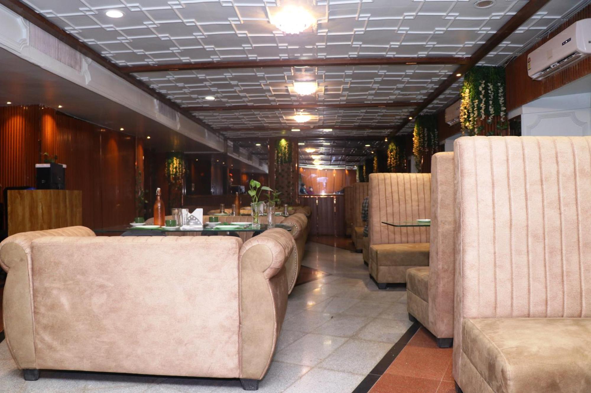 Hotel Samrat International Патна Экстерьер фото