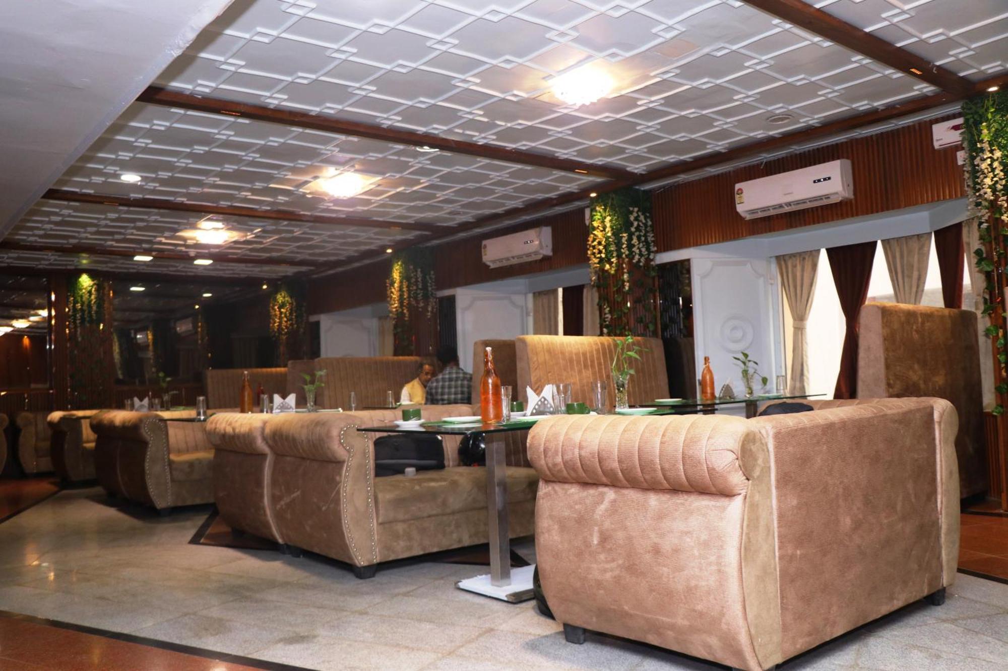 Hotel Samrat International Патна Экстерьер фото