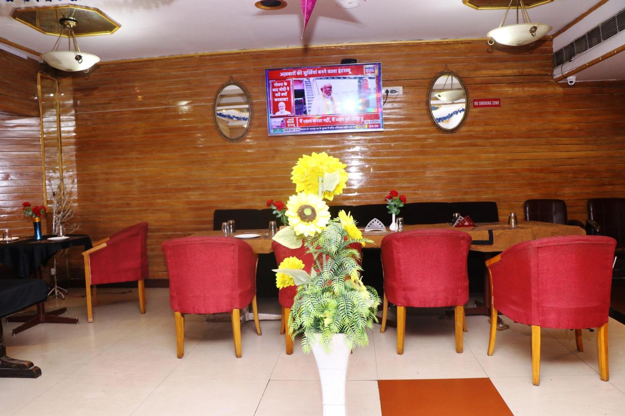 Hotel Samrat International Патна Экстерьер фото