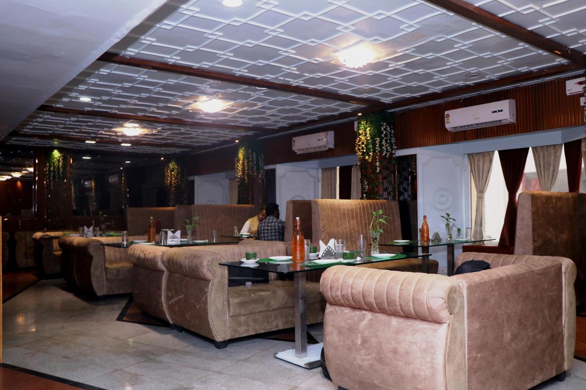 Hotel Samrat International Патна Экстерьер фото
