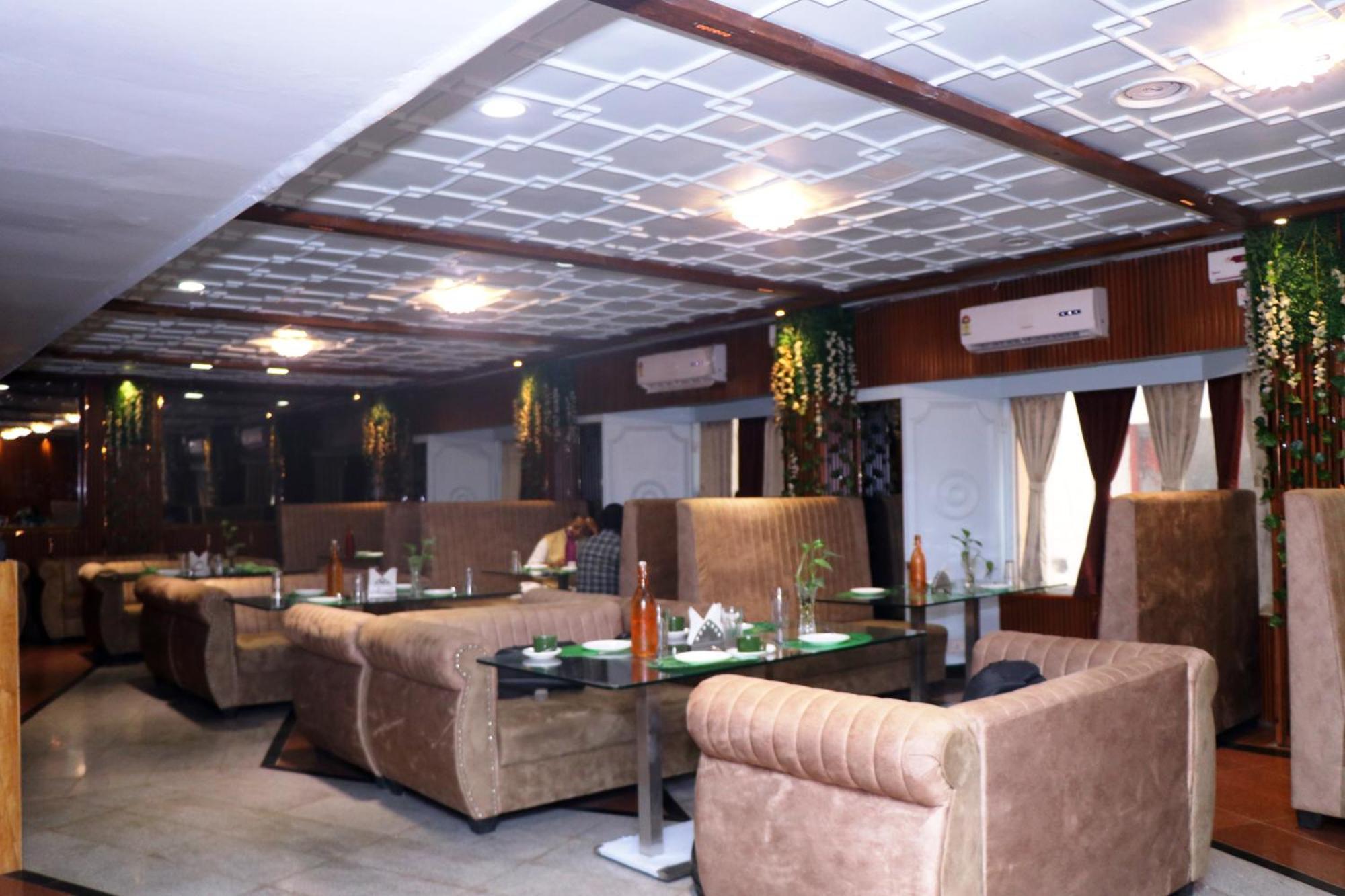 Hotel Samrat International Патна Экстерьер фото