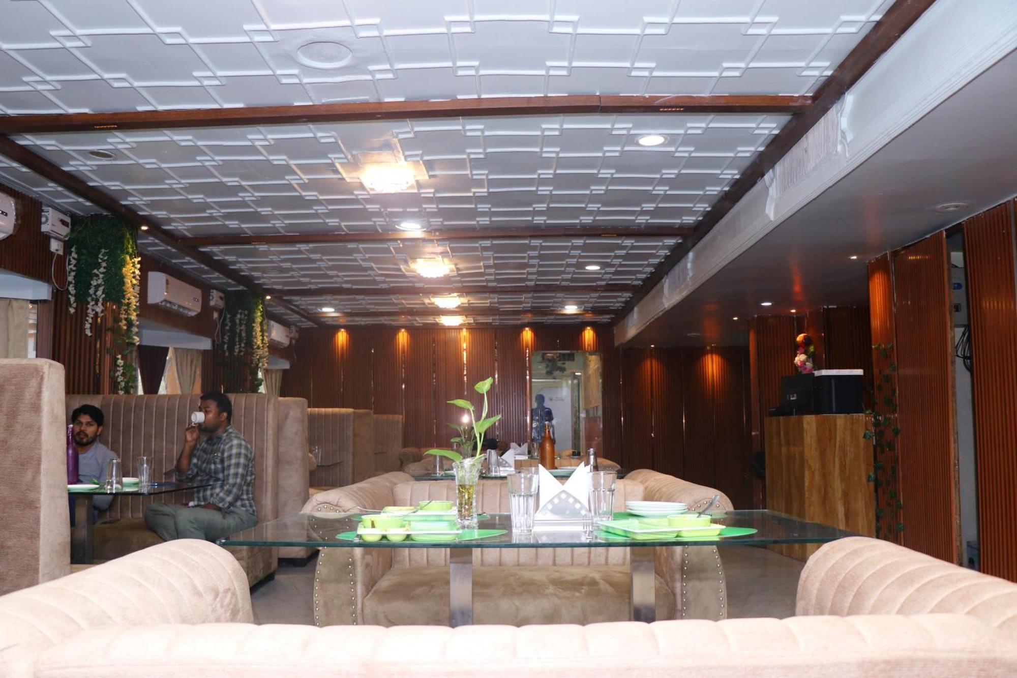 Hotel Samrat International Патна Экстерьер фото